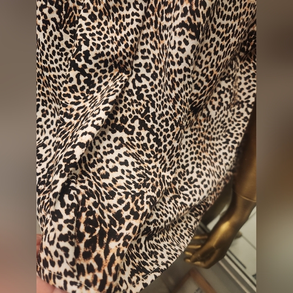 Worthington Leopard Blouse V Neck Short Sleeve Button Up Back - Picture 3 of 8